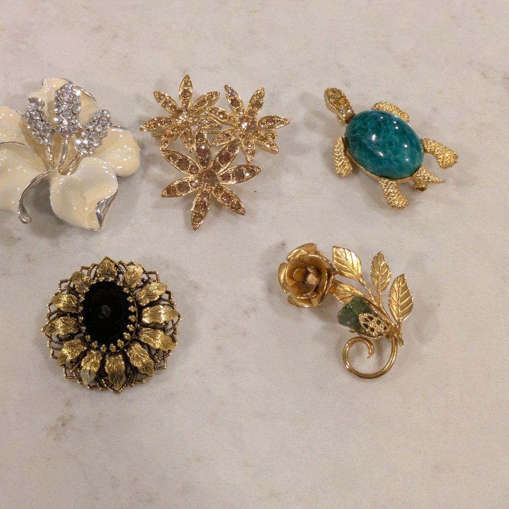 Gold White and Teal Turtle Brooch Set Of 5
